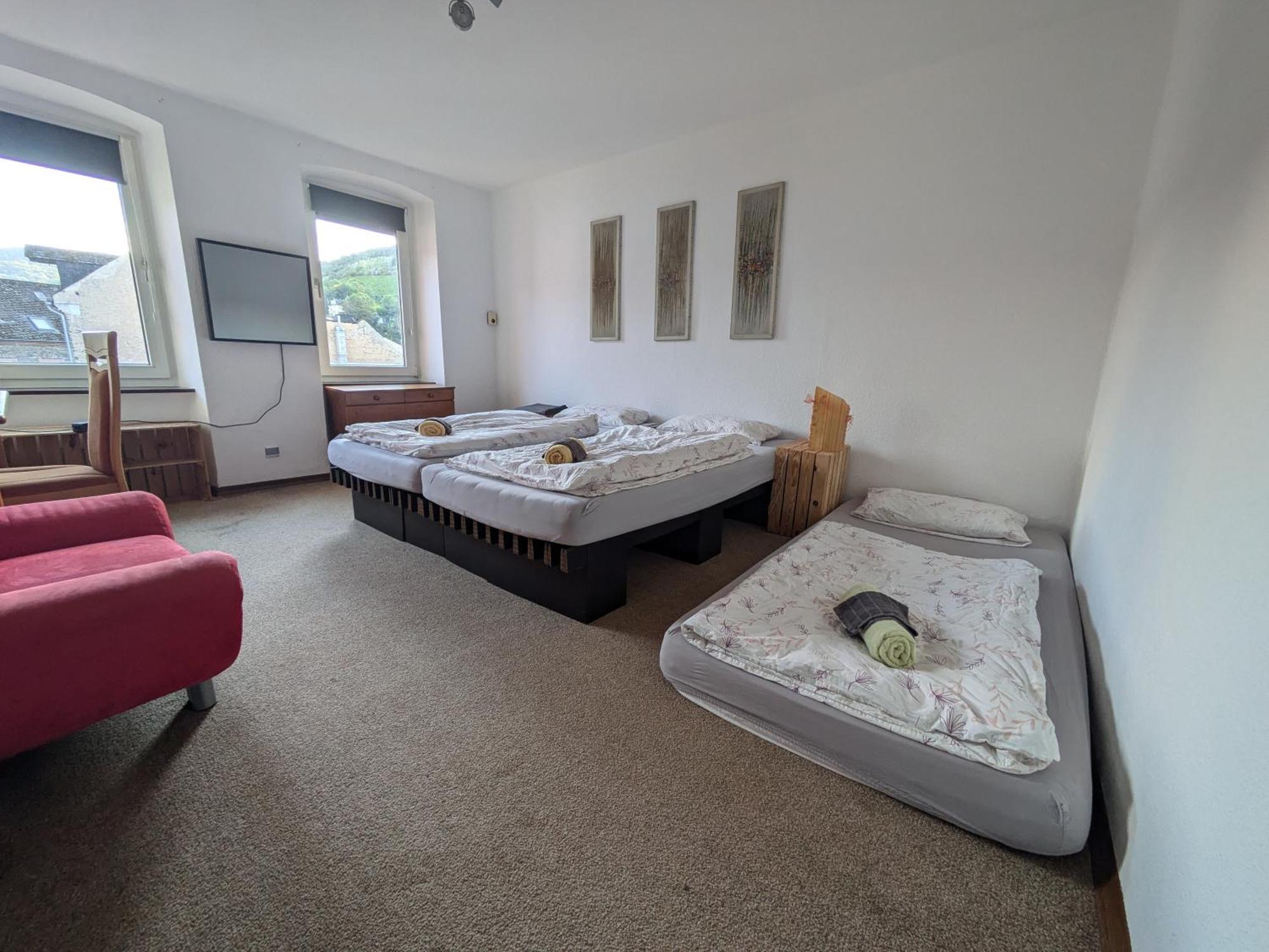 Monkey Factory - Mini Home-Stay Hostel トラーベン・トラールバッハ 部屋 写真